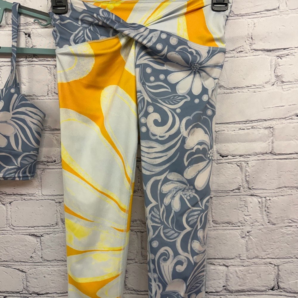 FP Movement by Free People Gray-Blue and Yellow Patterned Leggings Set - Picture 3 of 9